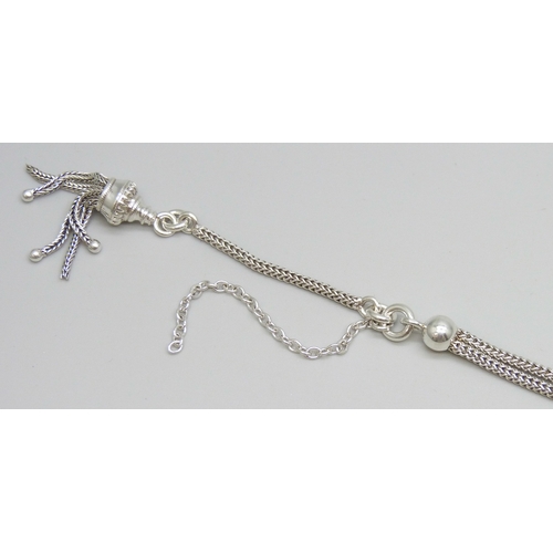 7038 - A white metal Albertina chain with tassel, 26.5cm including tassel, 16.4g