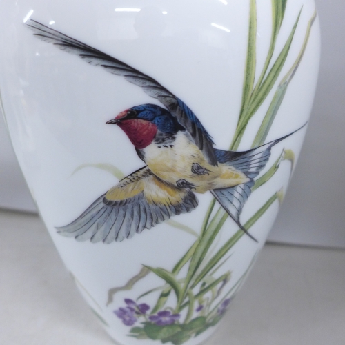 2004 - A Franklin Porcelain The Meadowland Bird Vase, 29cm