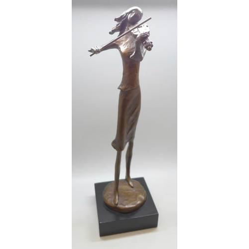 2009 - A bronze figure of a female violinist, Bernard Kim, signed B Kim, 27.5cm