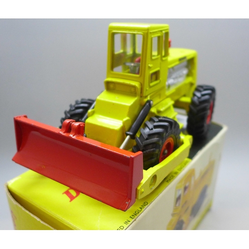 2030 - A Dinky Toys 976 Michigan 180-III tractor dozer, boxed