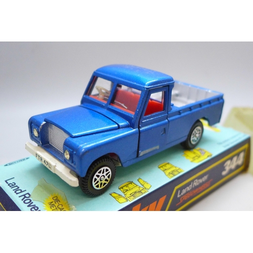 2033 - A Dinky Toys 344 model Land Rover Speedwheels