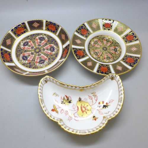 2037 - A pair of Royal Crown Derby 1128 Imari wavy edge plates, a similar plate, dish and saucer, and anoth... 