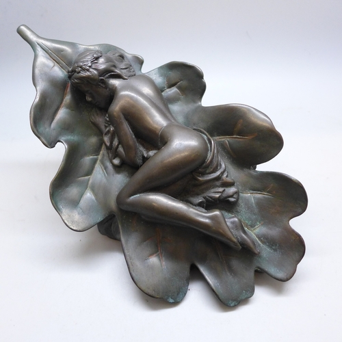 Lot 2051      