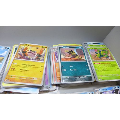 An extensive collection of 750+ Pokmon cards including over 100  Holographic cards including Black S