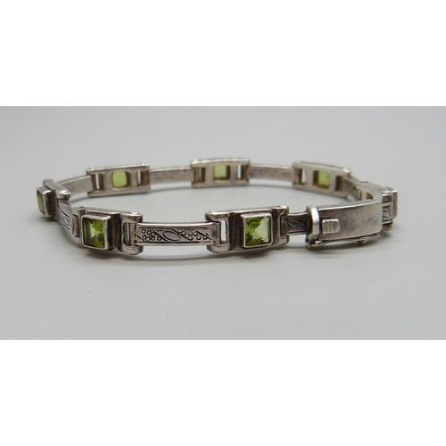 Lot 7058      
