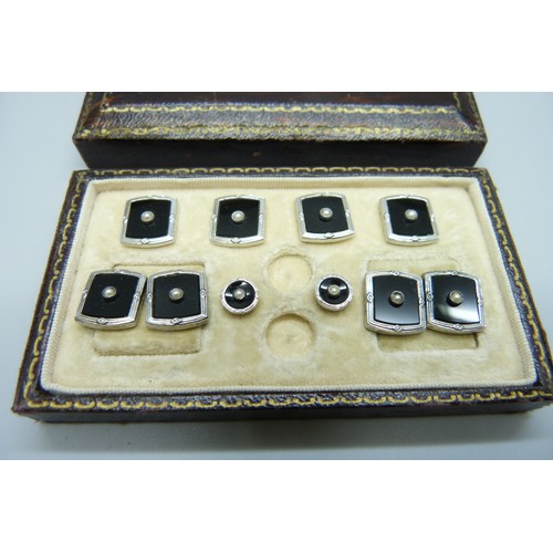 Lot 7011      