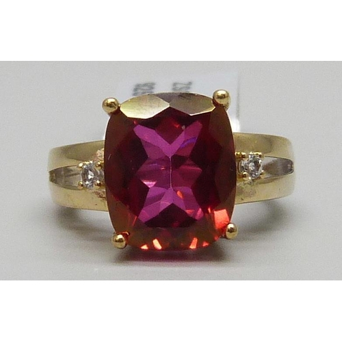 7115 - A silver gilt red and white stone ring, J
