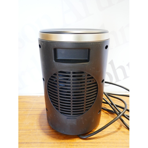 6004 - A Russell Hobbs fan heater with remote (SP16240392-4) *This lot is subject to VAT