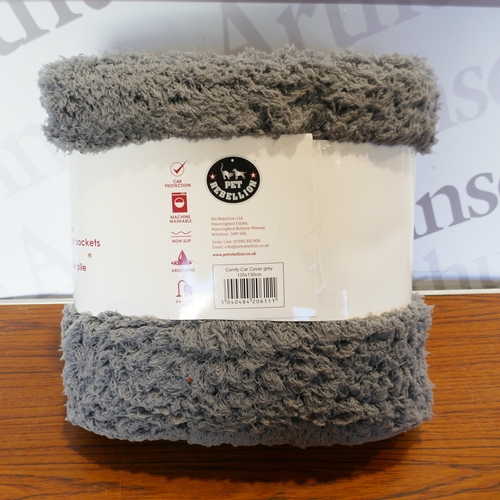 6020 - A Pet Rebellion comfy car seat cover  (381-329) *This lot is subject to VAT