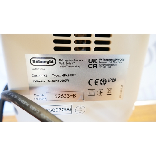 6022 - A Delonghi ceramic heater with remote   (381-371) *This lot is subject to VAT