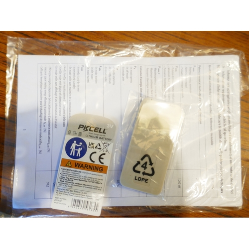 6022 - A Delonghi ceramic heater with remote   (381-371) *This lot is subject to VAT