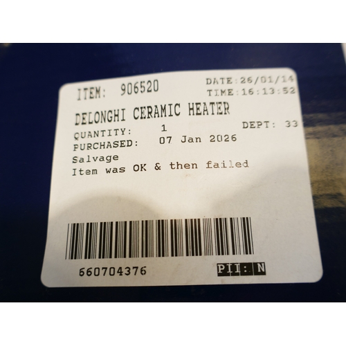 6022 - A Delonghi ceramic heater with remote   (381-371) *This lot is subject to VAT