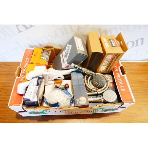 6048 - A box of bathroom related items to include shower heads, toilet brushes, flush valve, etc. (SP516622... 