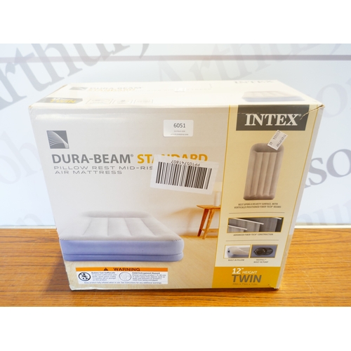 6051 - An Intex Dura-beam pillow rest Mid-rise,  (SP516539789-40) *This lot is subject to VAT