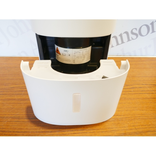 6055 - A Meaco dehumidifier 10l,  original RRP £114.99 + VAT (381-334) *This lot is subject to VAT