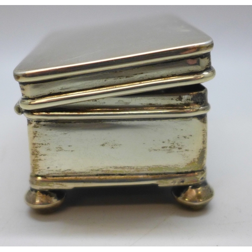 A small silver jewellery box containing a miniature thimble, 94g, 7.5cm ...