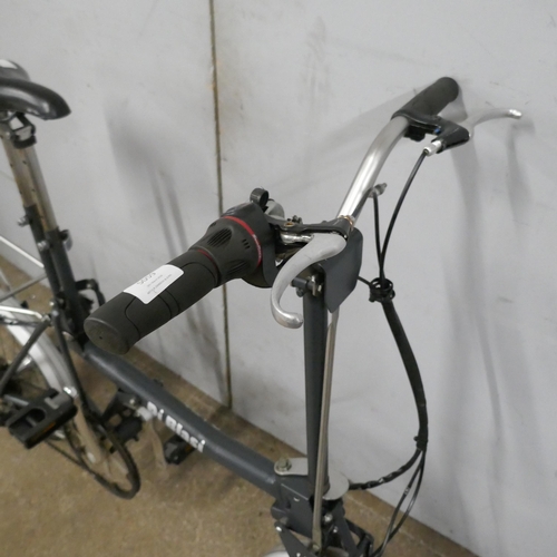 5059 - A Di Blasi lightweight folding City Bike * Authority recovered