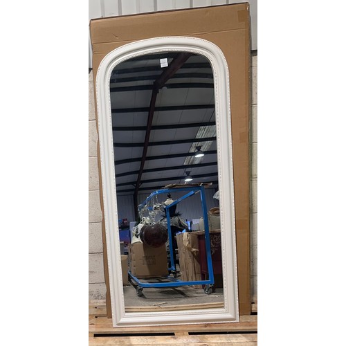 3362 - A white arch framed mirror