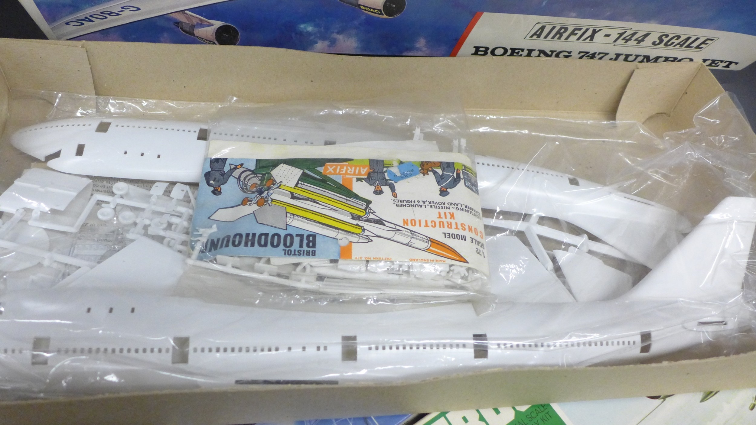 An Airfix 144 scale Boeing 747 Jumbo Jet, two 1/72 scale Frog model ...