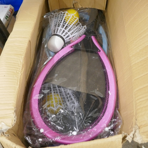 9 jumbo racket sets *This lot is subject to VAT