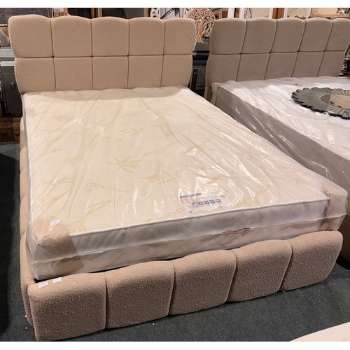 Lot 3092      