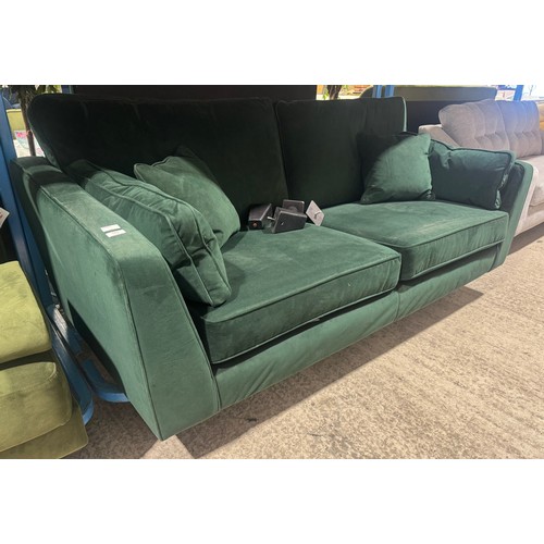 Lot 3004      