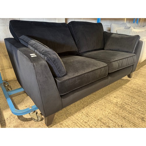 Lot 3023      