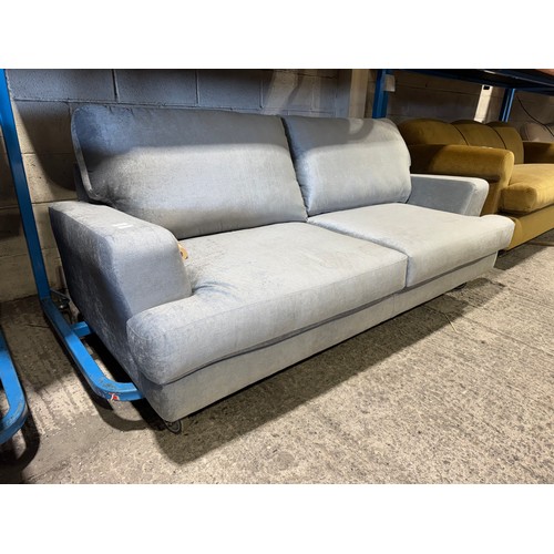 Lot 3027      