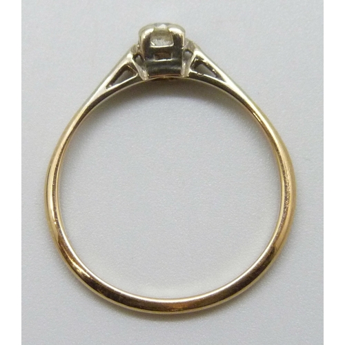 7006 - An 18ct gold diamond solitaire ring, 2.1g, N