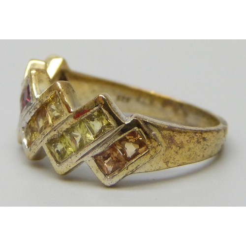 7007 - A TGGC silver gilt rainbow sapphire ring, N