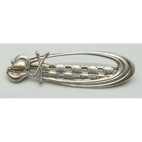 Lot 7051      