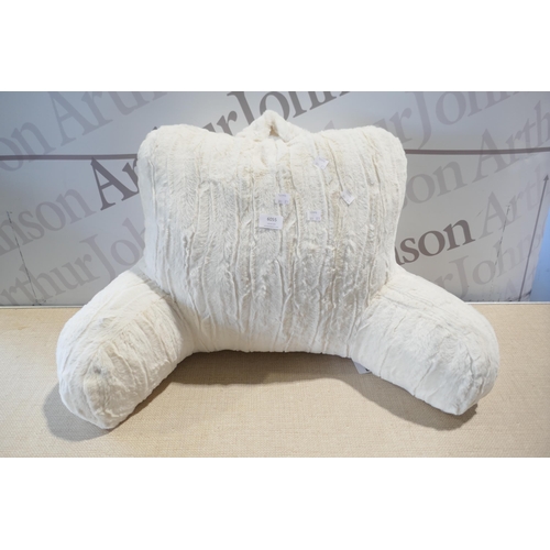 Lot 6055      