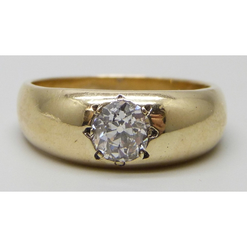 7179 - A gentleman's 9ct gold old cut diamond solitaire ring, approximately 1ct, fracture to diamond, 7.7g,... 