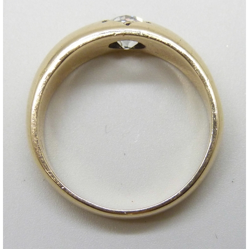 7179 - A gentleman's 9ct gold old cut diamond solitaire ring, approximately 1ct, fracture to diamond, 7.7g,... 
