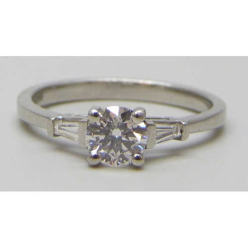 7181 - A platinum set diamond solitaire ring, approximately 0.5ct, 3.6g, L/M