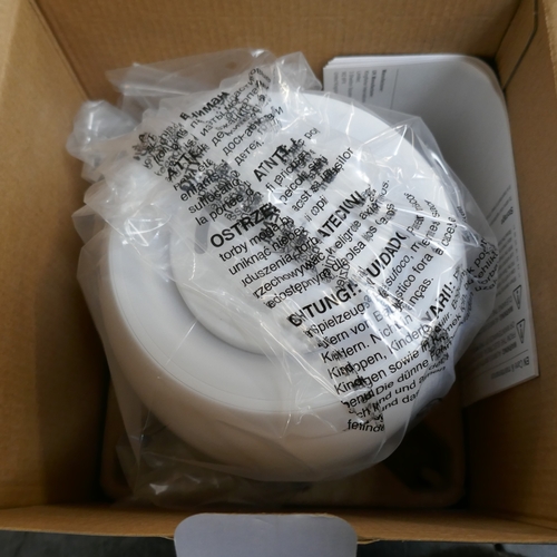 5 x 600ml oil diffusers - boxed *This lot is subject to VAT