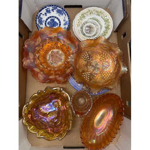 2187 - Assorted items to include Carnival glass, Royal Doulton Bramley Hedge plates, a Gladstone Nottingham... 