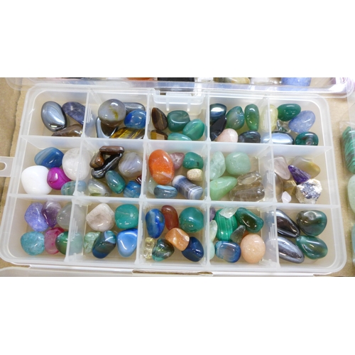 2096 - A collection of gemstones and semi-precious stones