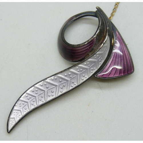 7072 - An Aksel Holmsen silver and guilloche enamel brooch, 5.6cm