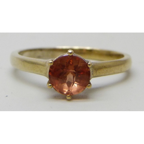7078 - A silver gilt faceted possibly sunstone ring, O