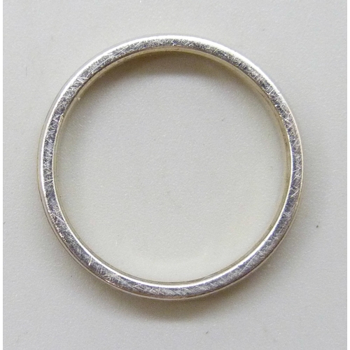 7097 - A 9ct two tone gold band ring, 3.7g, L/M