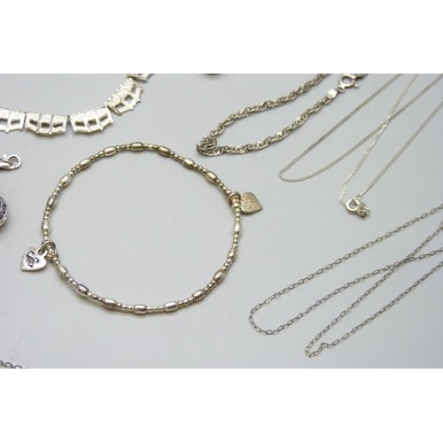 7115 - A collection of silver jewellery including a Brutalist style necklace, 90g total