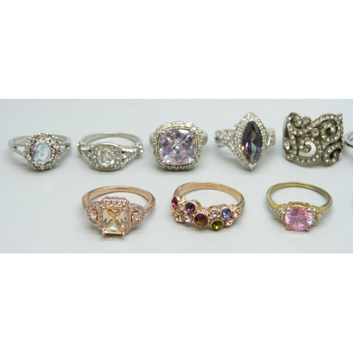 7117 - A collection of costume rings, and four marked 925 (22g)