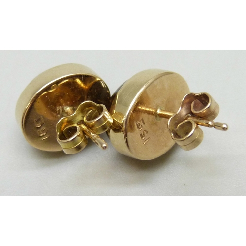 7122 - A pair of early 20th century 15ct gold and cabochon garnet earrings, with 9ct gold butterflies, 3.9g