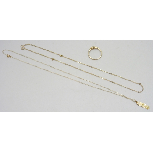 7156 - Two 9ct gold necklace chains, one with an unmarked pendant, and a 9ct gold ring, a/f, 2.9g total