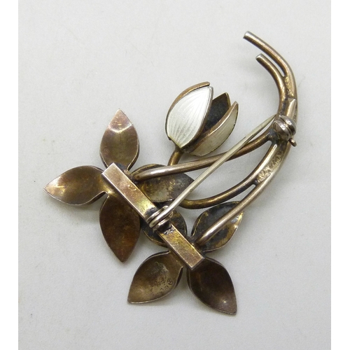 7161 - Ivar Holth, a Norwegian silver and enamel flower brooch, 3.9cm