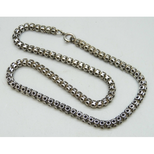 7174 - A fancy link silver chain, 23g, 38cm