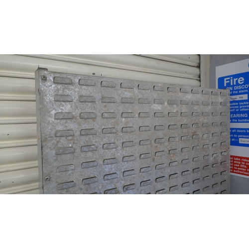 A Lin Bin storage rack