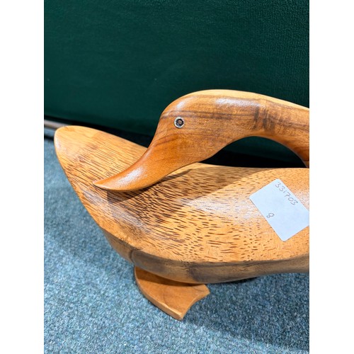 3004 - A pair of decorative wooden ducks