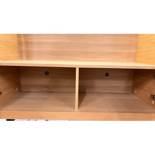 3005 - A Hobang oak 2 door illuminated display cabinet with glass top